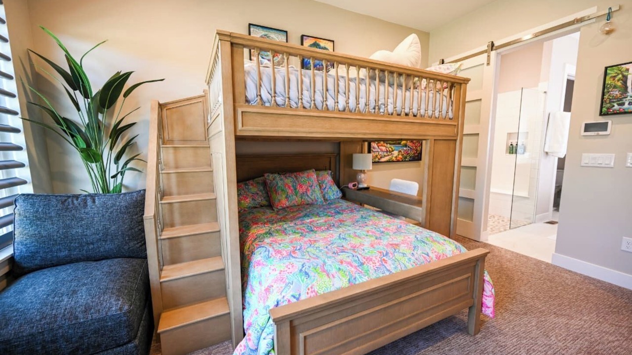 Photo of Bedroom in Castle Pines Village