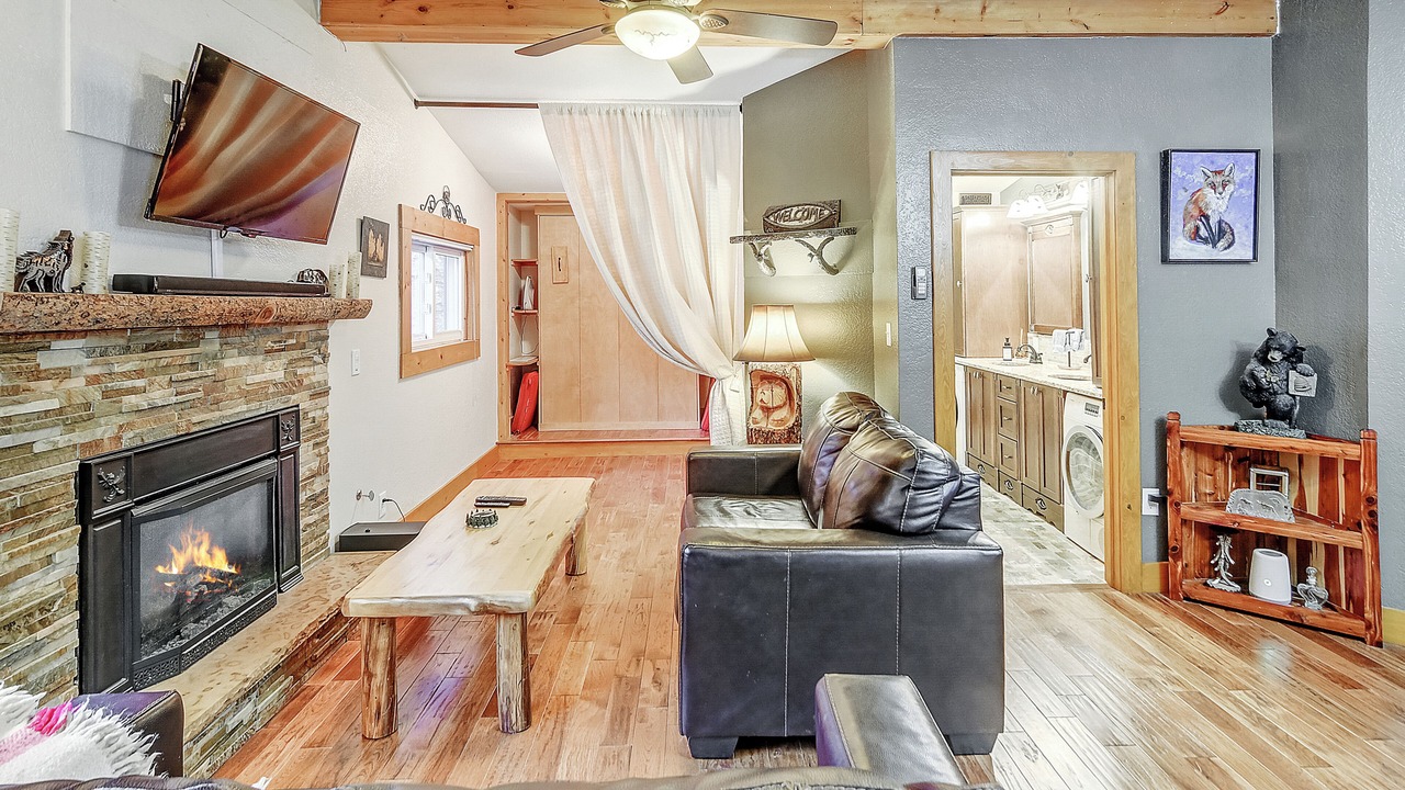 Photo of Livingroom in Coal Creek Canyon
