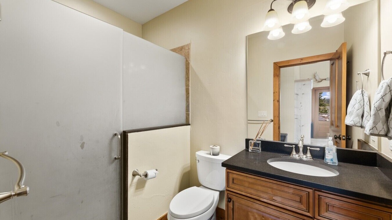 Photo of Bathroom in Silt