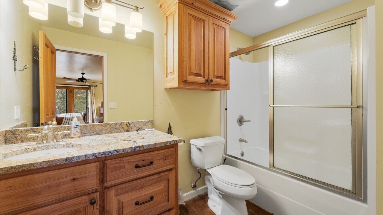 Photo of Bathroom in Silt