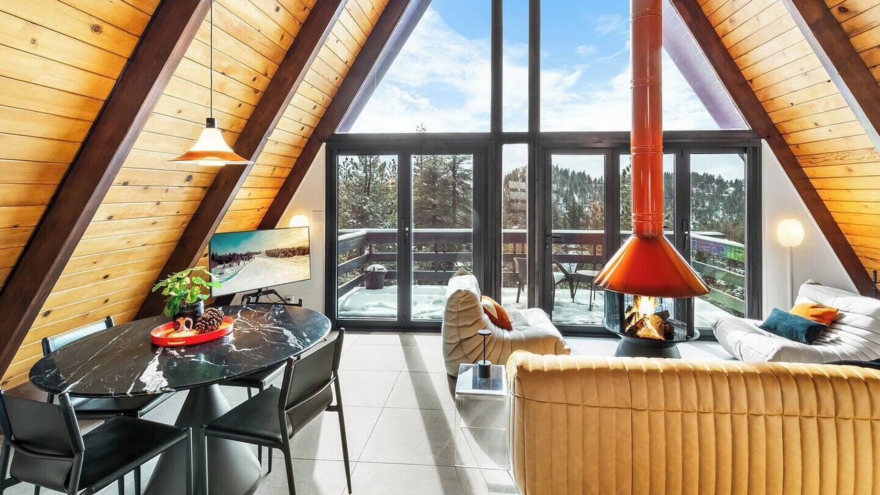 Photo of Livingroom in Arrowbear Lake