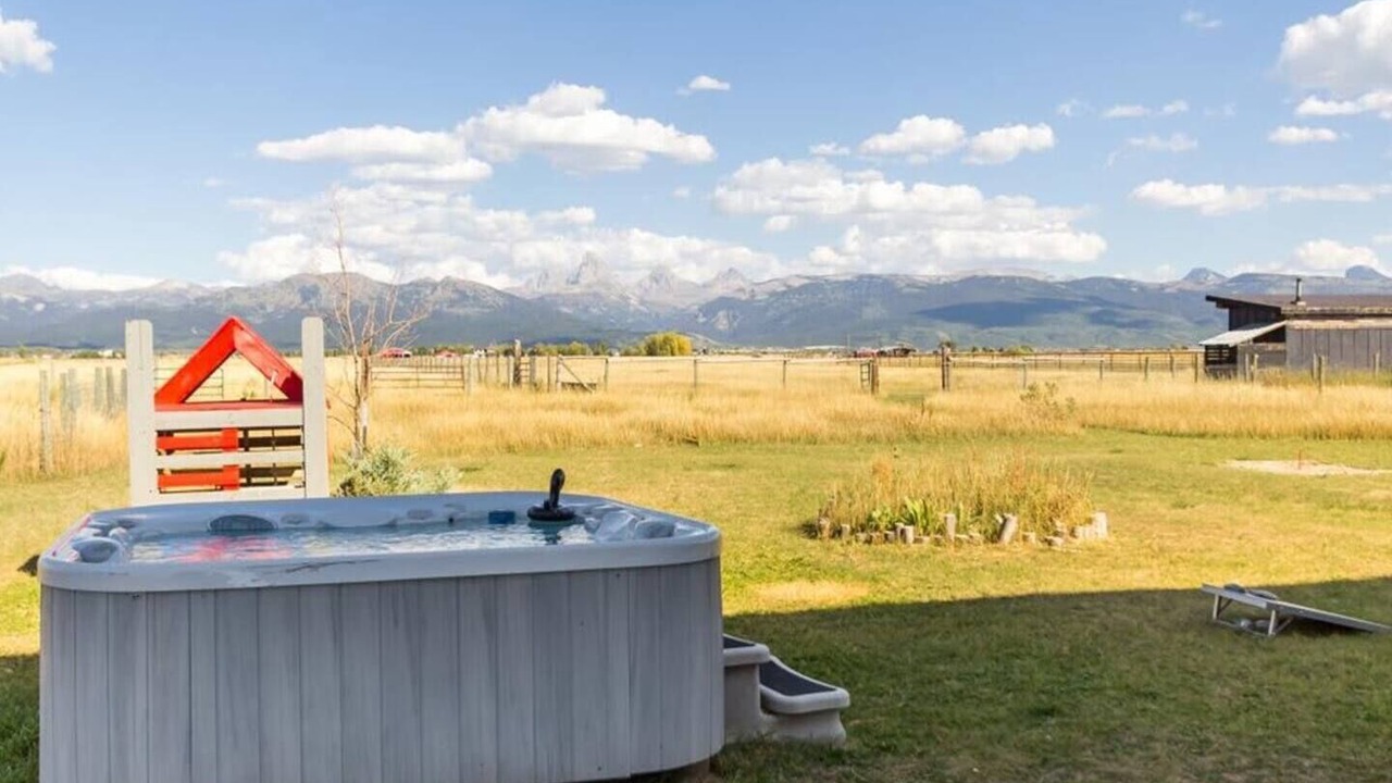 Photo of Outdoor in Leigh Creek Estates