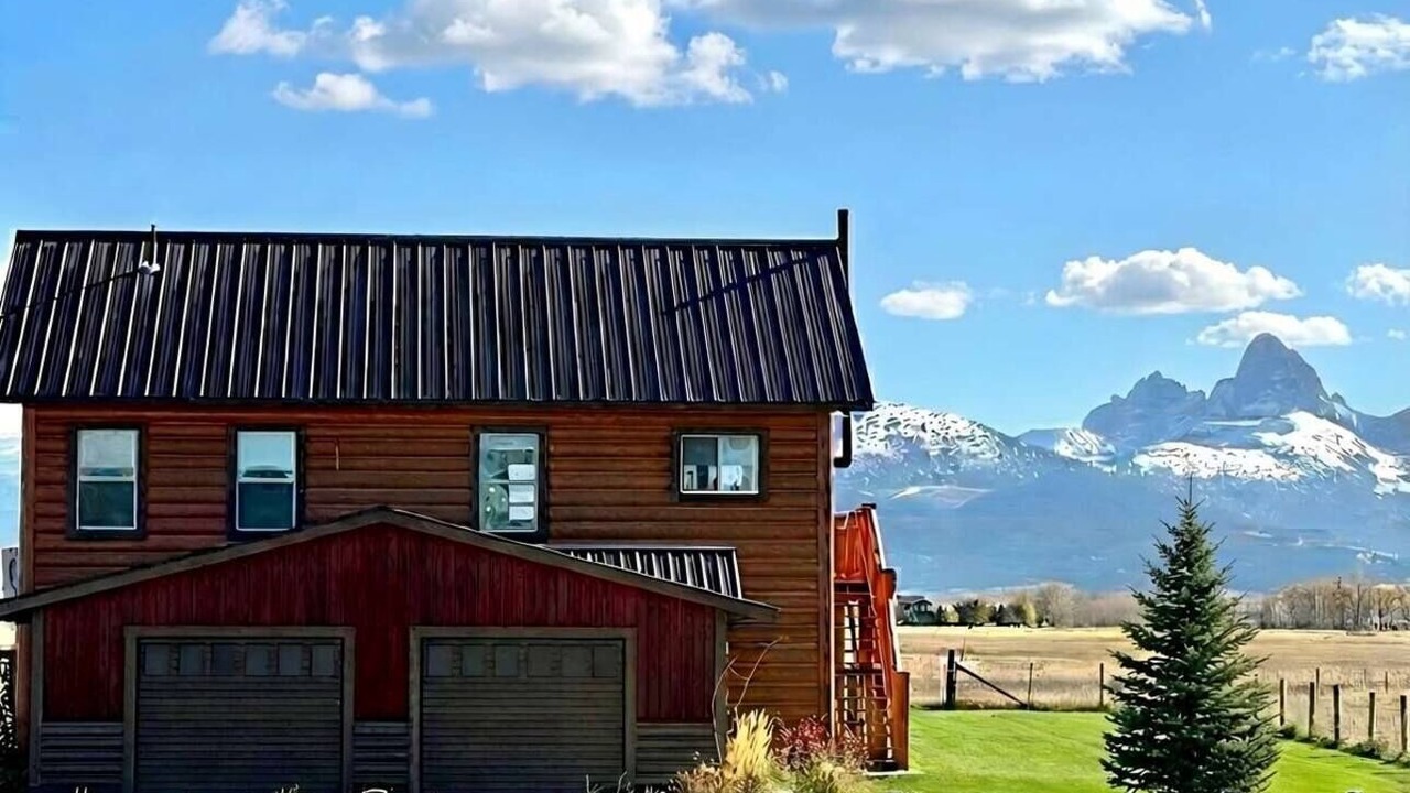 Photo of Outdoor in Leigh Creek Estates
