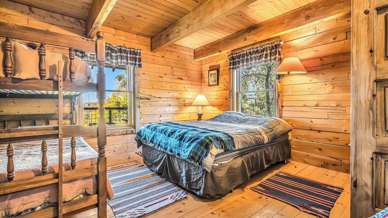 Photo of Bedroom in Glenwood Springs