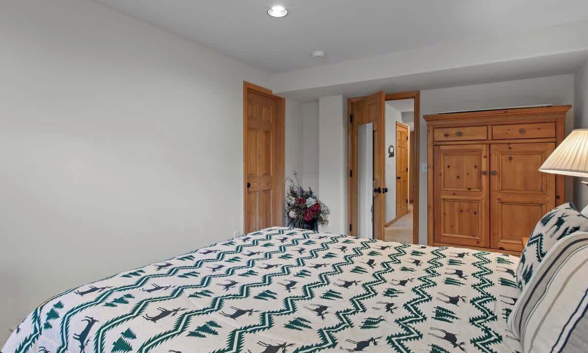 Photo of Bedroom in Three Peaks