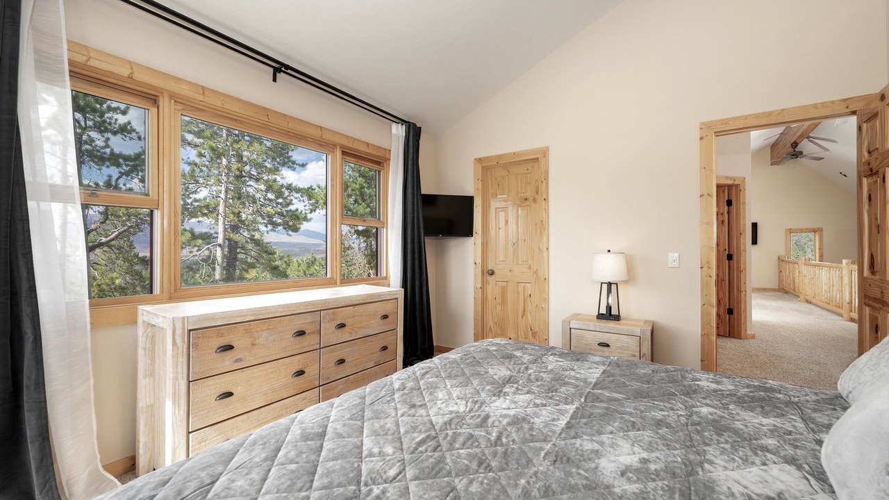 Photo of Bedroom in Grand Lake