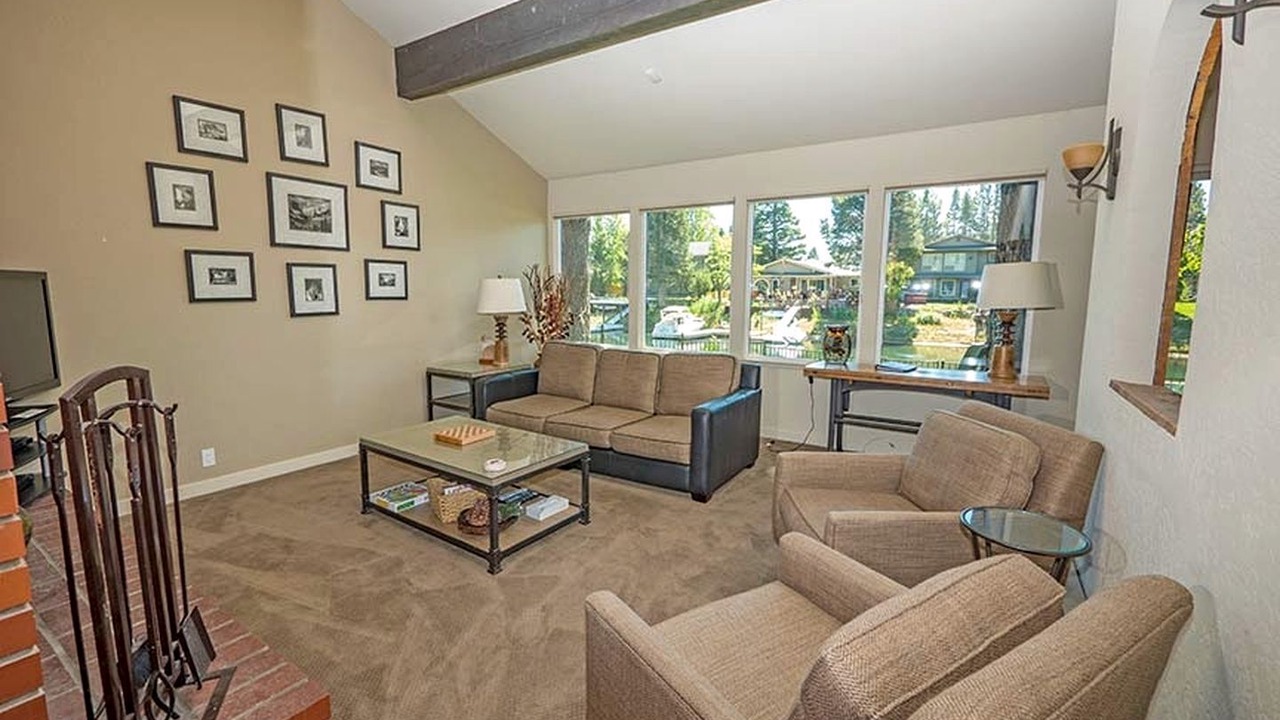Photo of Livingroom in Tahoe Keys