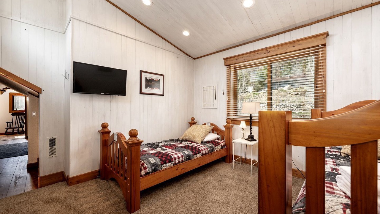 Photo of Bedroom in Grand Lake