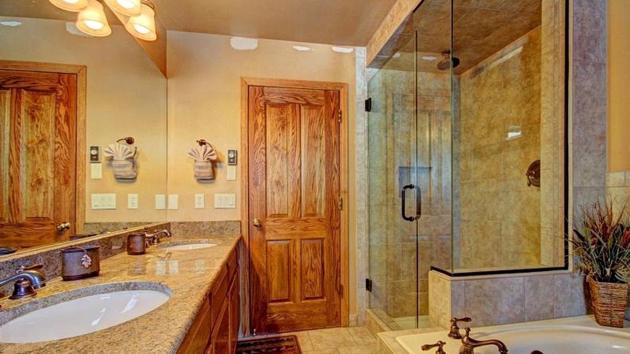 Photo of Bathroom in Warrior's Mark West