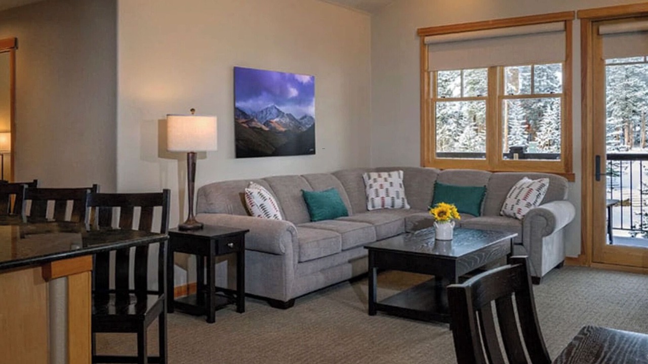 Photo of Livingroom in Four O'Clock