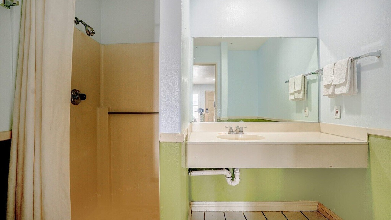 Photo of Bathroom in Hesperia