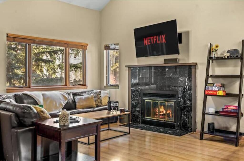 Photo of Livingroom in Edwards