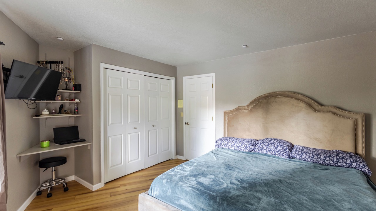 Photo of Bedroom in Gleneagle