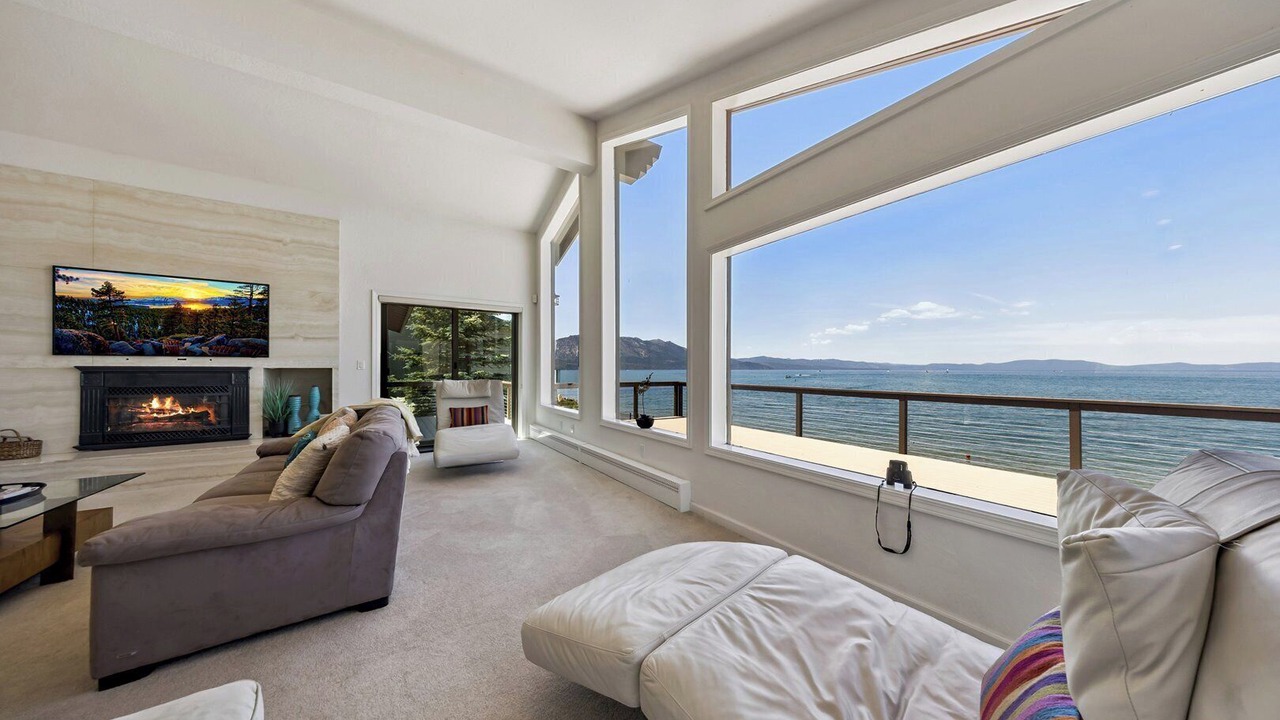 Photo of Livingroom in Tahoe Keys