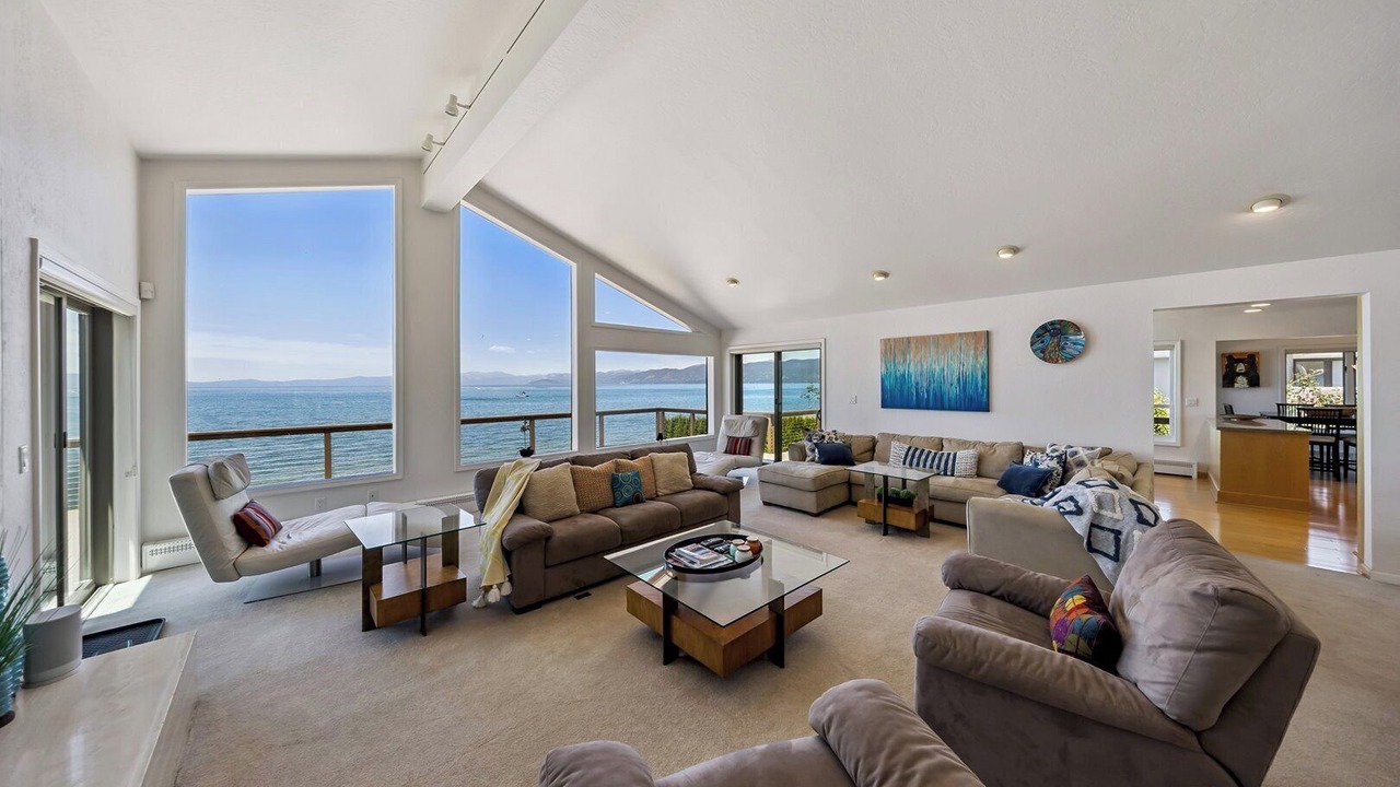 Photo of Livingroom in Tahoe Keys