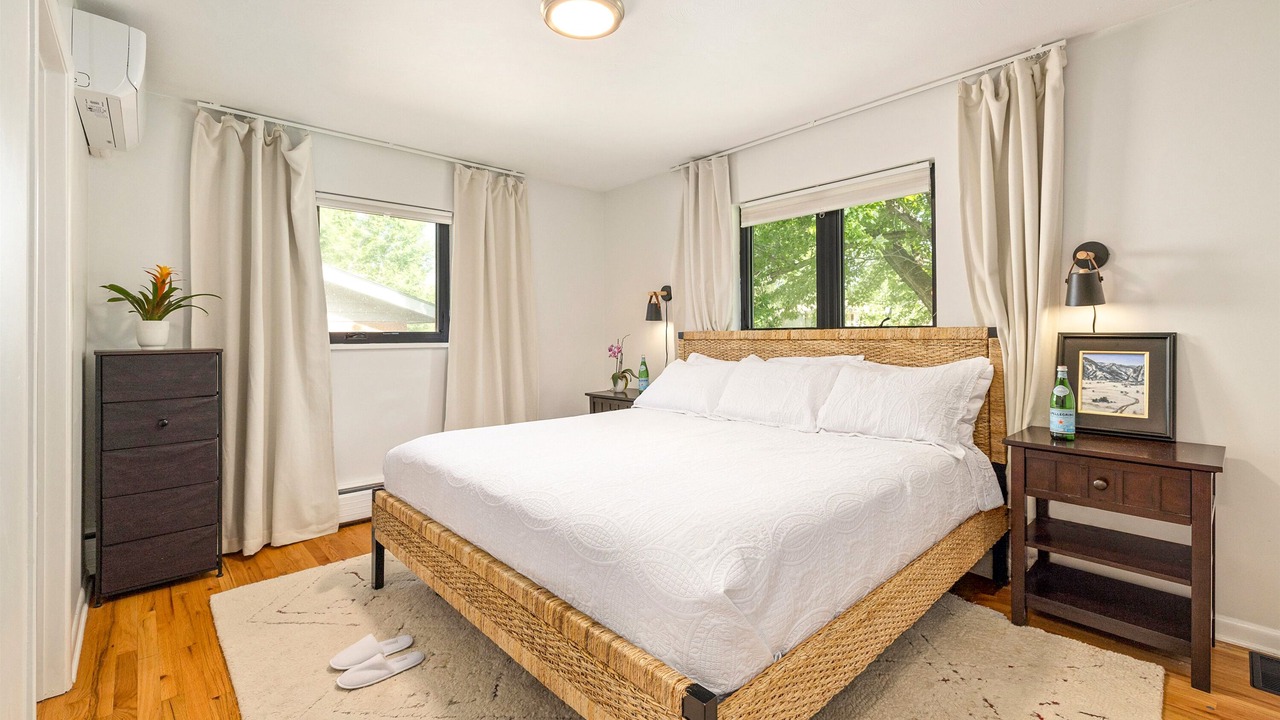 Photo of Bedroom in Highland Park