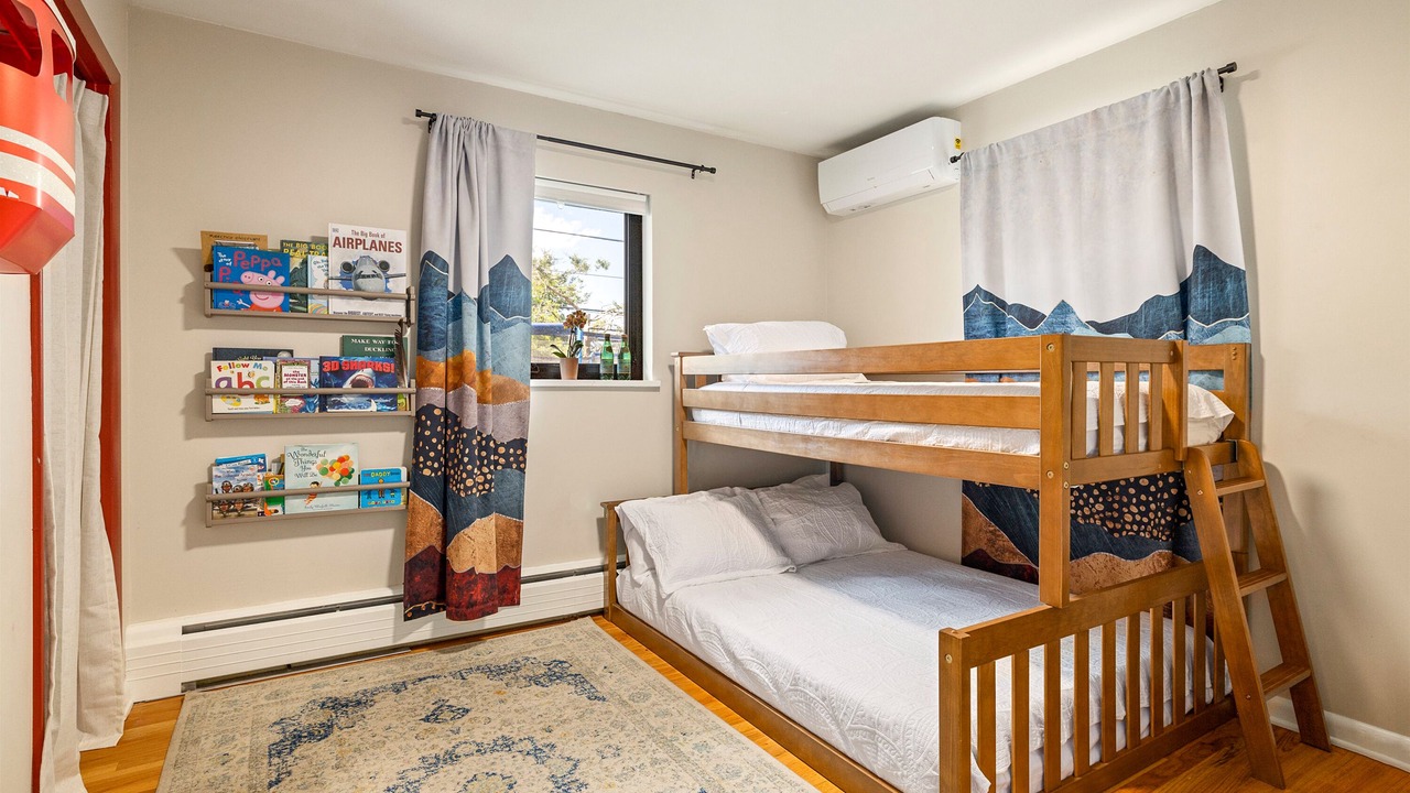 Photo of Bedroom in Highland Park