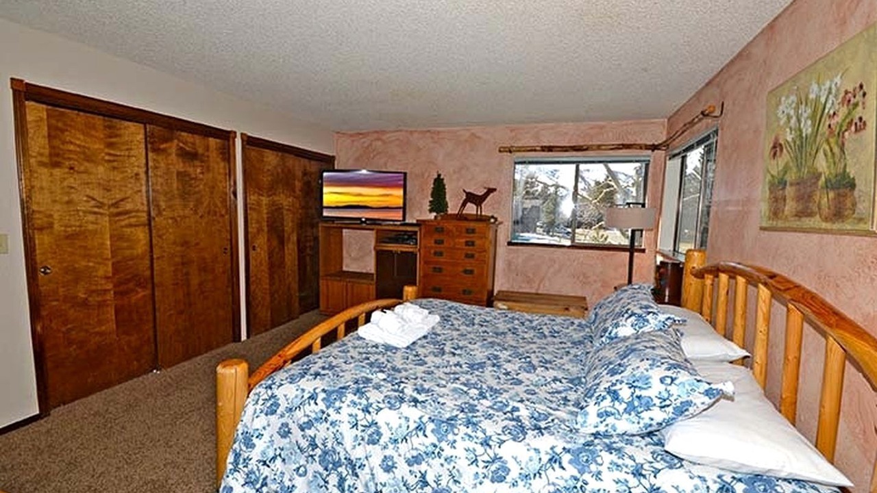 Photo of Bedroom in Tahoe Keys