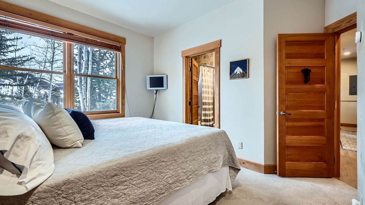 Photo of Bedroom in Keystone