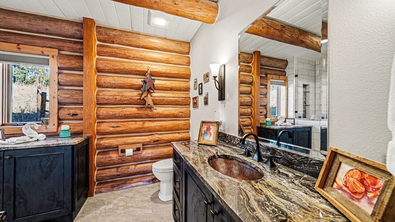 Photo of Bathroom in Lyons