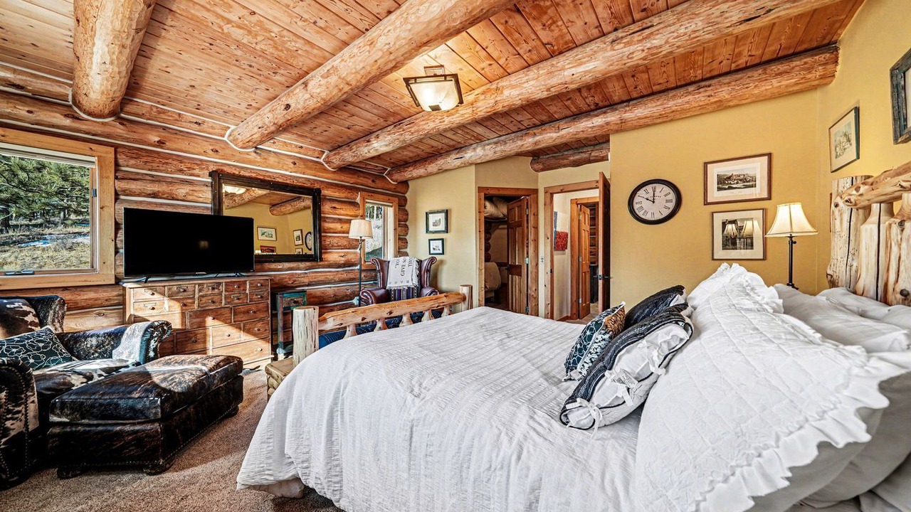 Photo of Bedroom in Lyons