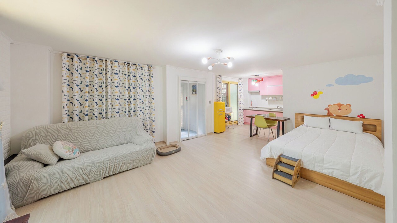 Photo of Bedroom in Deokhyeon