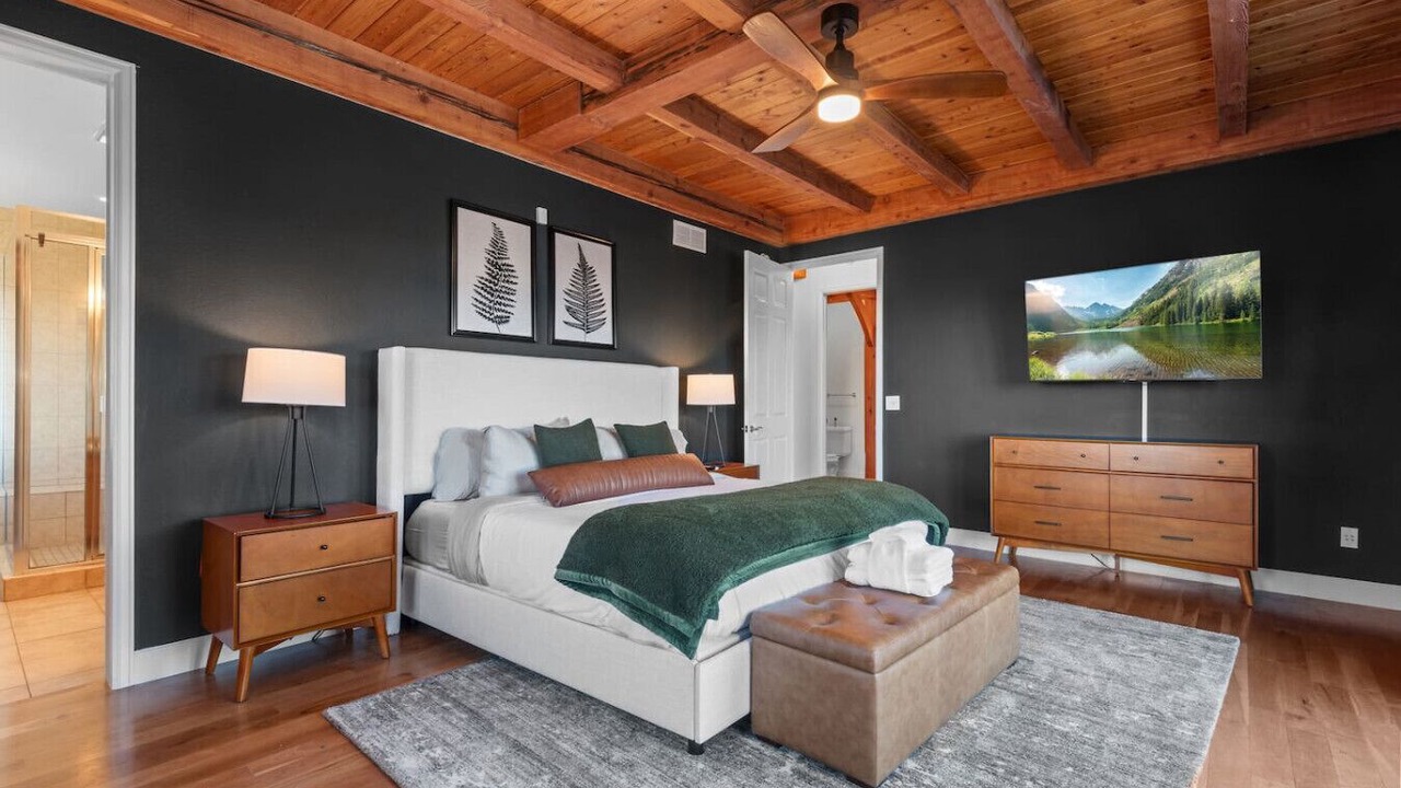 Photo of Bedroom in Pleasant Park Corridor