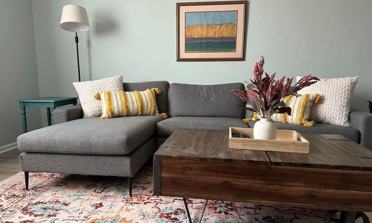Photo of Livingroom in Lakewood