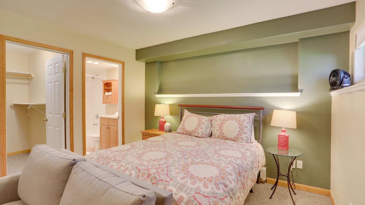 Photo of Bedroom in Edwards