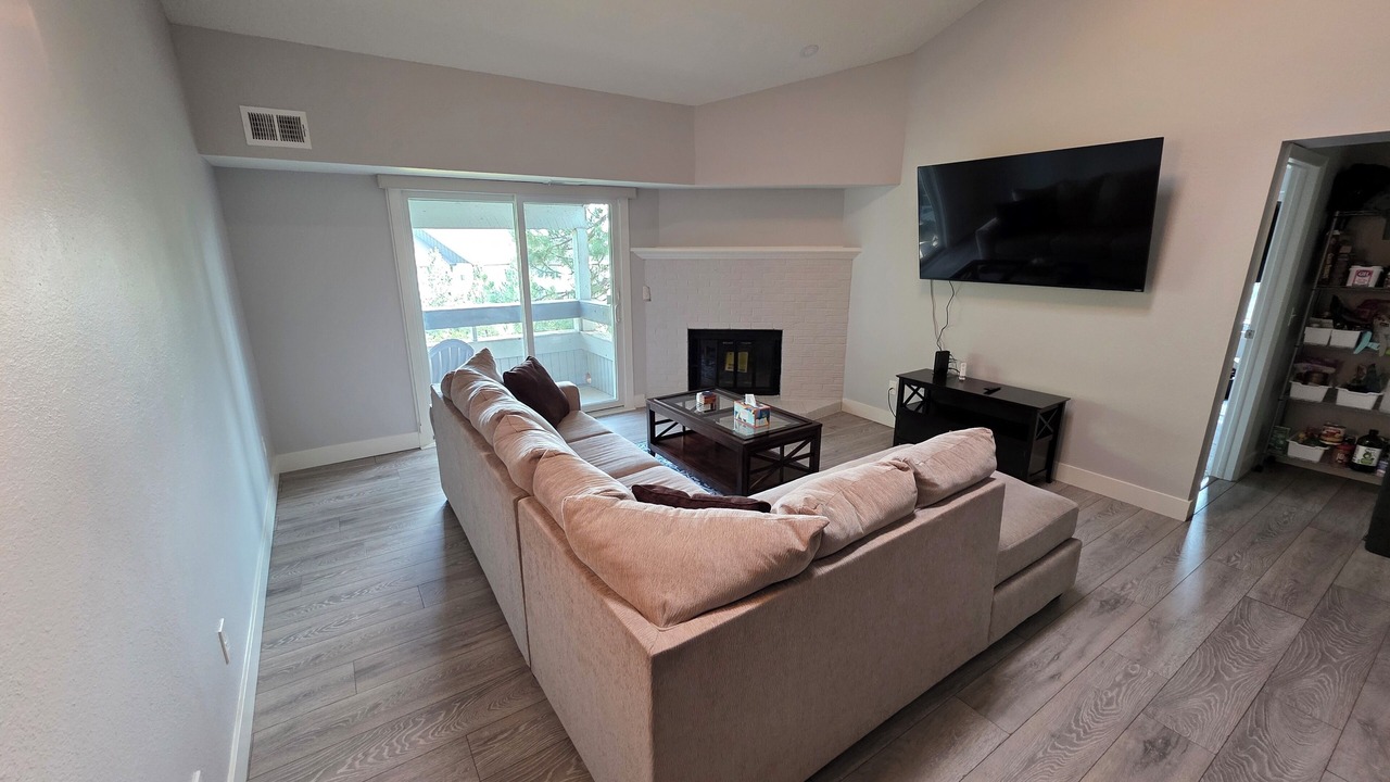 Photo of Livingroom in Aurora