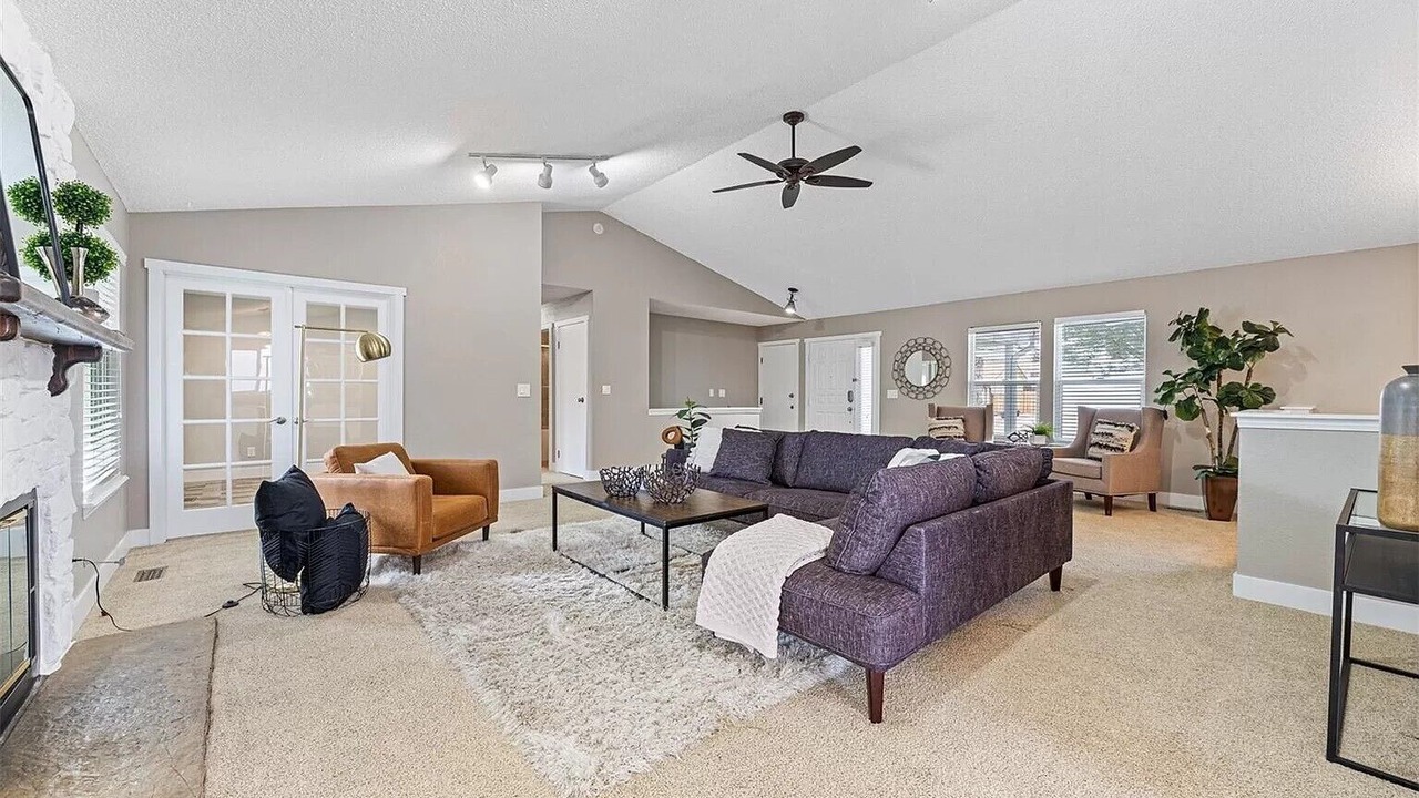 Photo of Livingroom in Tollgate Overlook