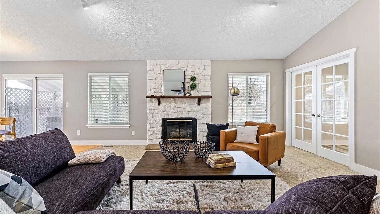 Photo of Livingroom in Tollgate Overlook