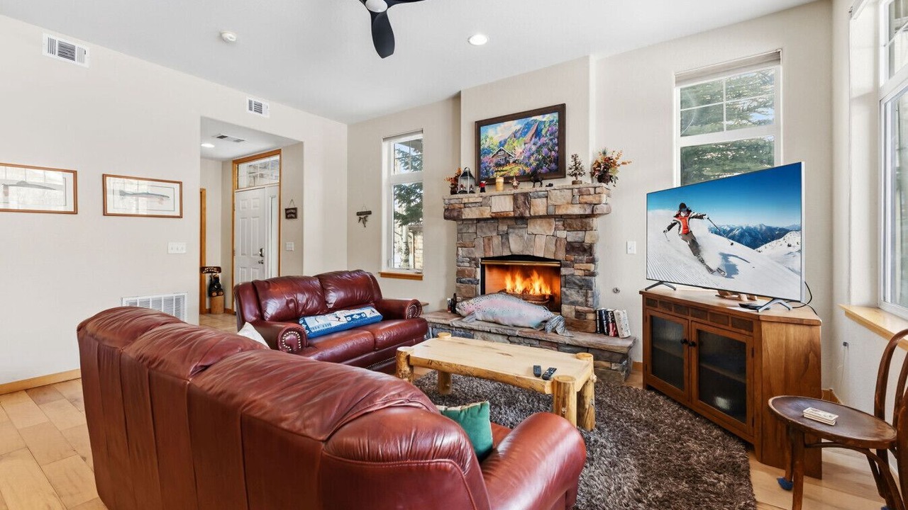 Photo of Livingroom in Silverthorne