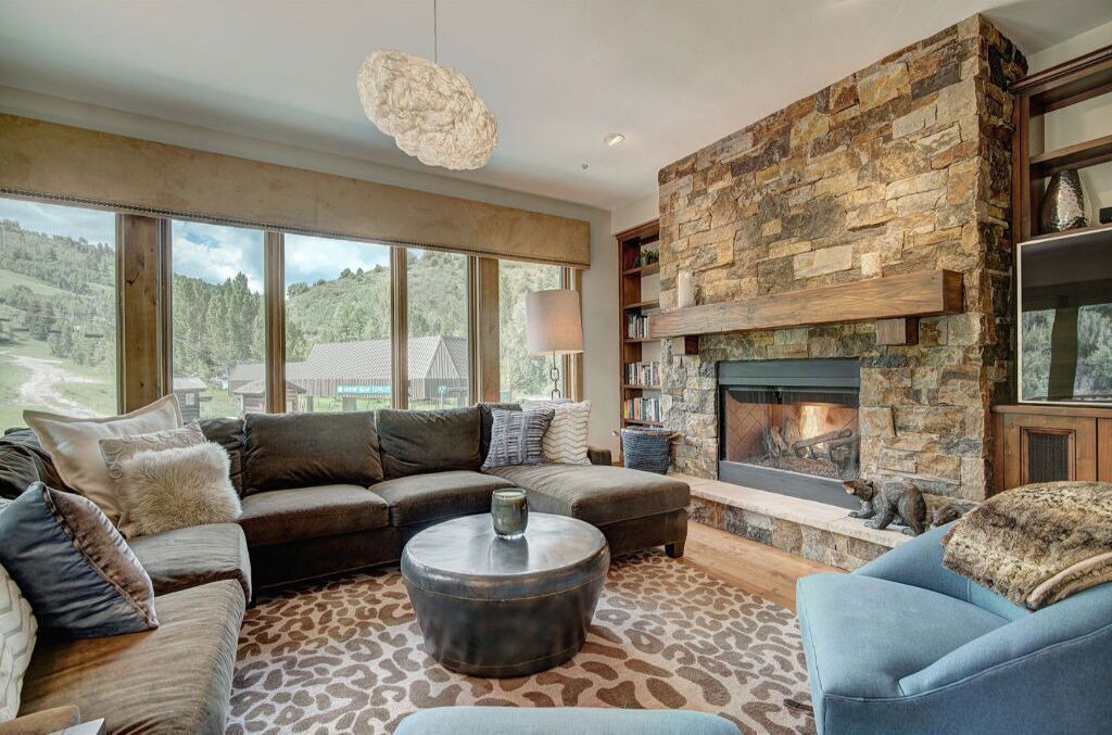 Photo of Livingroom in Edwards