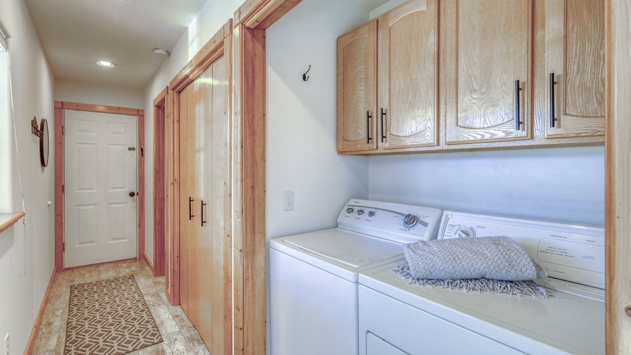 Photo of Bedroom in Lake Hatcher Park