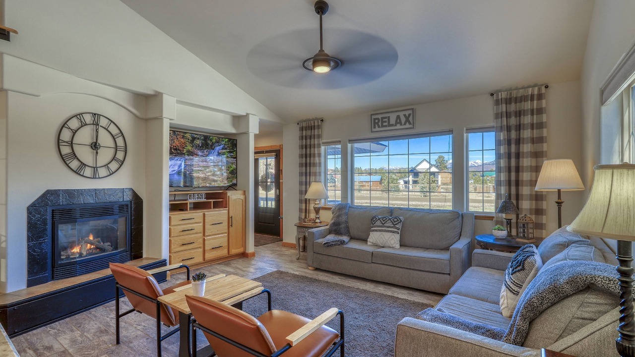 Photo of Livingroom in Lake Hatcher Park