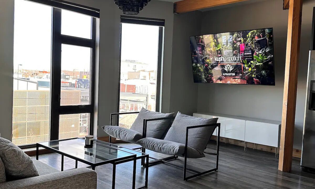 Photo of Livingroom in Five Points