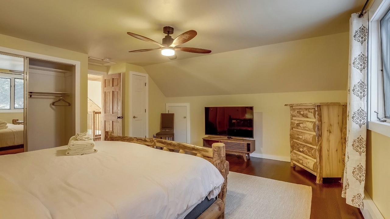 Photo of Bedroom in Evergreen West Central