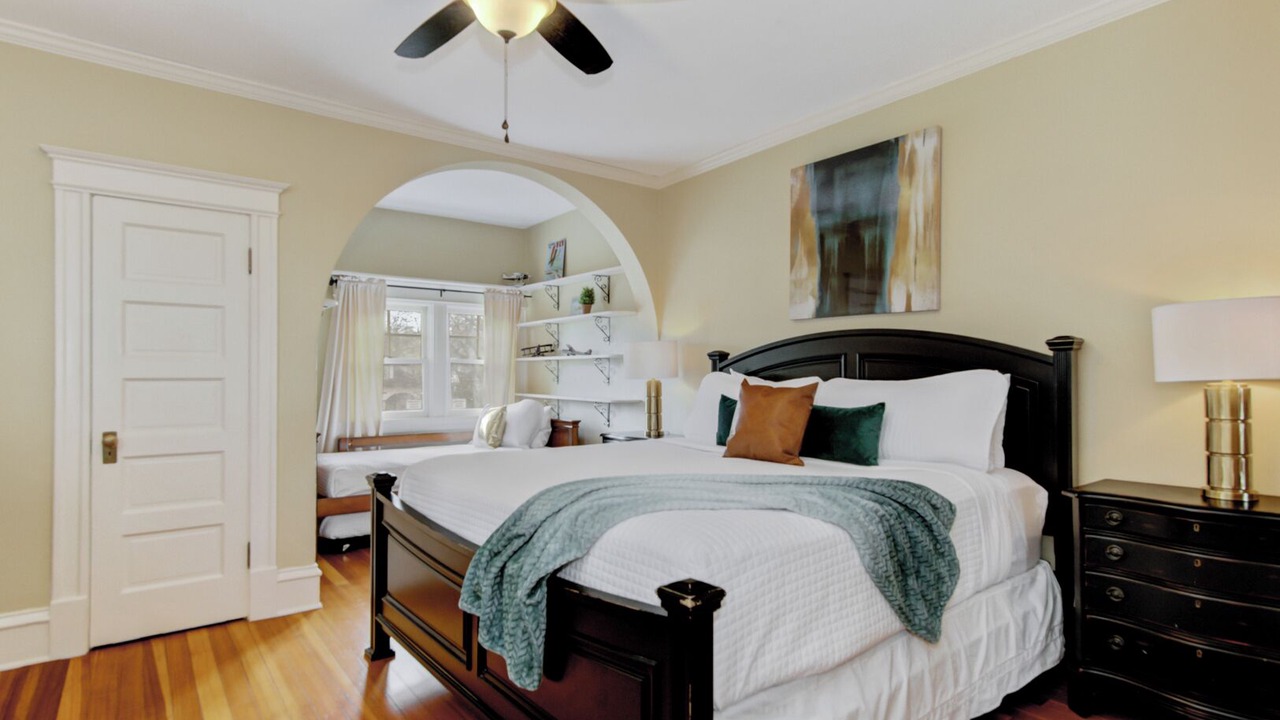Photo of Bedroom in Old North End