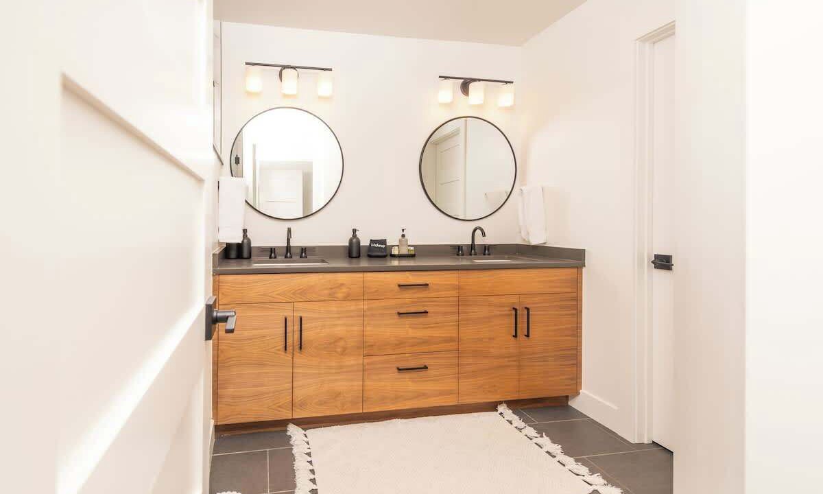 Photo of Bathroom in Fraser