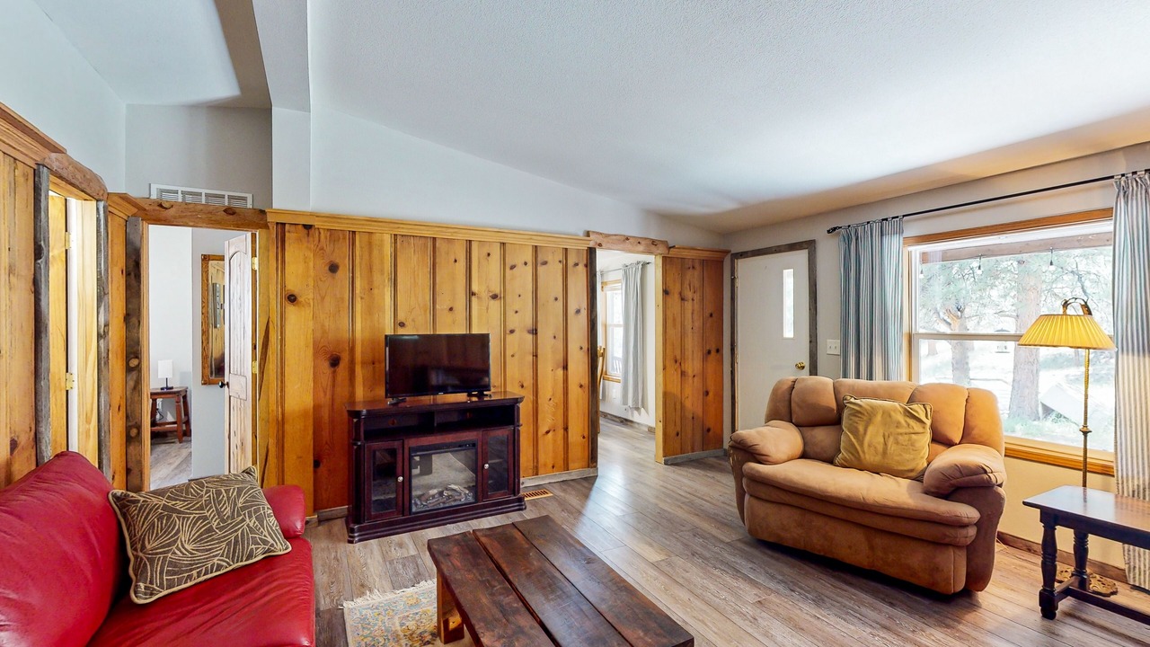 Photo of Livingroom in Guffey