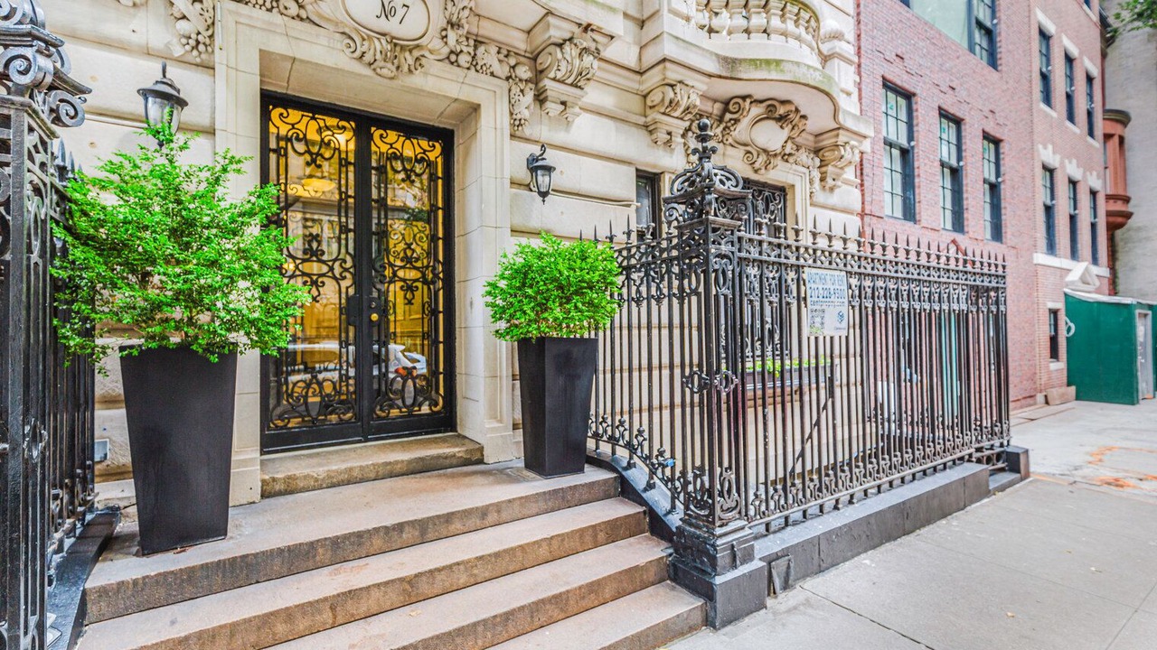 Photo of Outdoor in Uptown