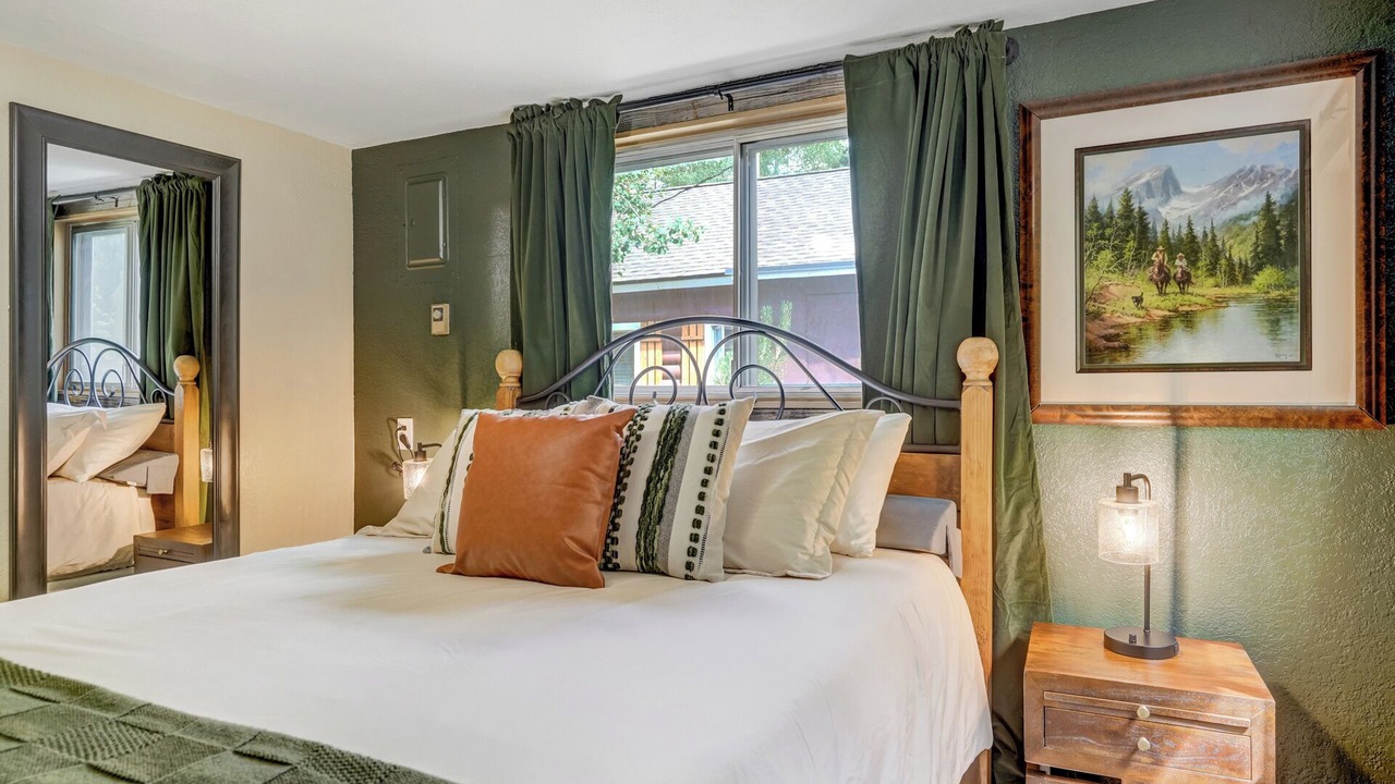Photo of Bedroom in Cascade-Chipita Park
