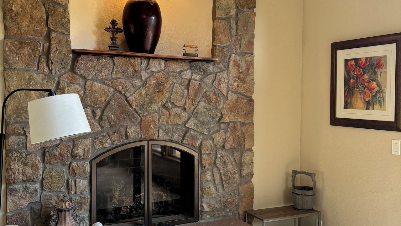Photo of Livingroom in Evergreen