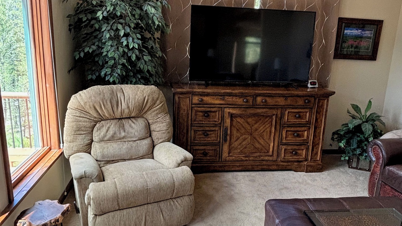 Photo of Livingroom in Evergreen
