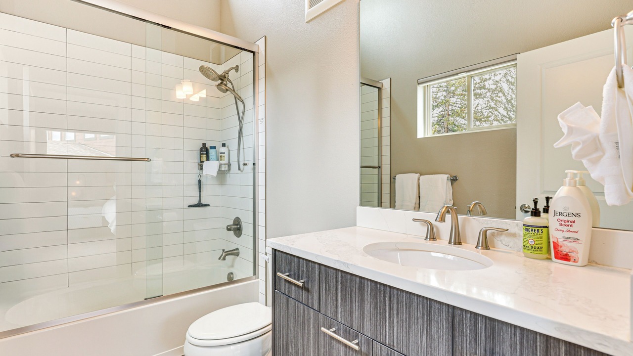 Photo of Bathroom in Rendezvous
