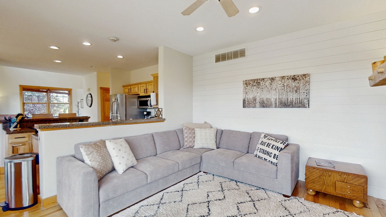 Photo of Livingroom in Grand Elk Ranch