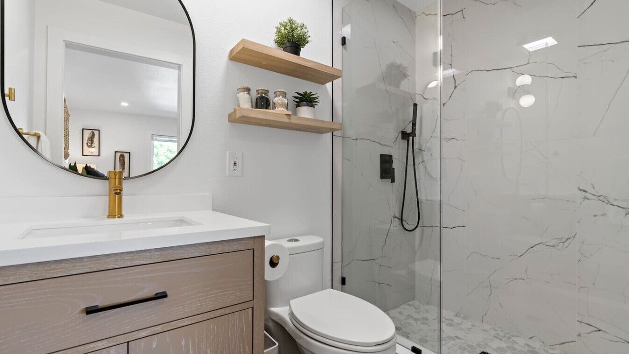 Photo of Bathroom in Lamar Heights Area