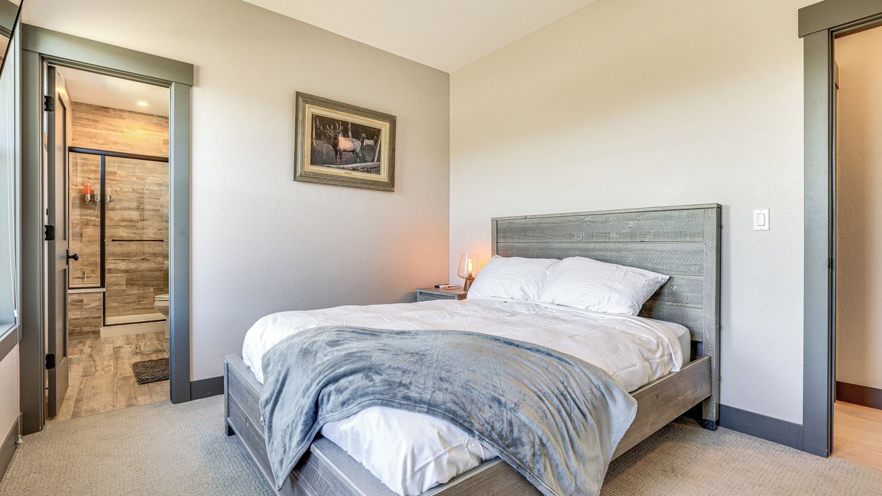 Photo of Bedroom in Grand Elk Ranch