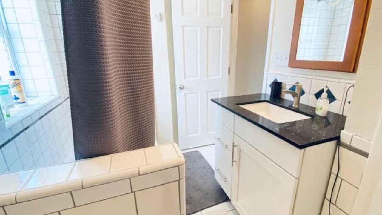 Photo of Bathroom in North Alameda